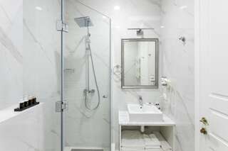 Отель Lifferent Hotel & Spa Тбилиси Улучшенный двухместный номер с 1 кроватью-2
