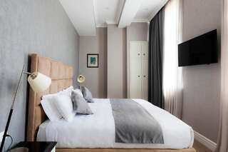 Отель Lifferent Hotel & Spa Тбилиси Семейный люкс с балконом-3